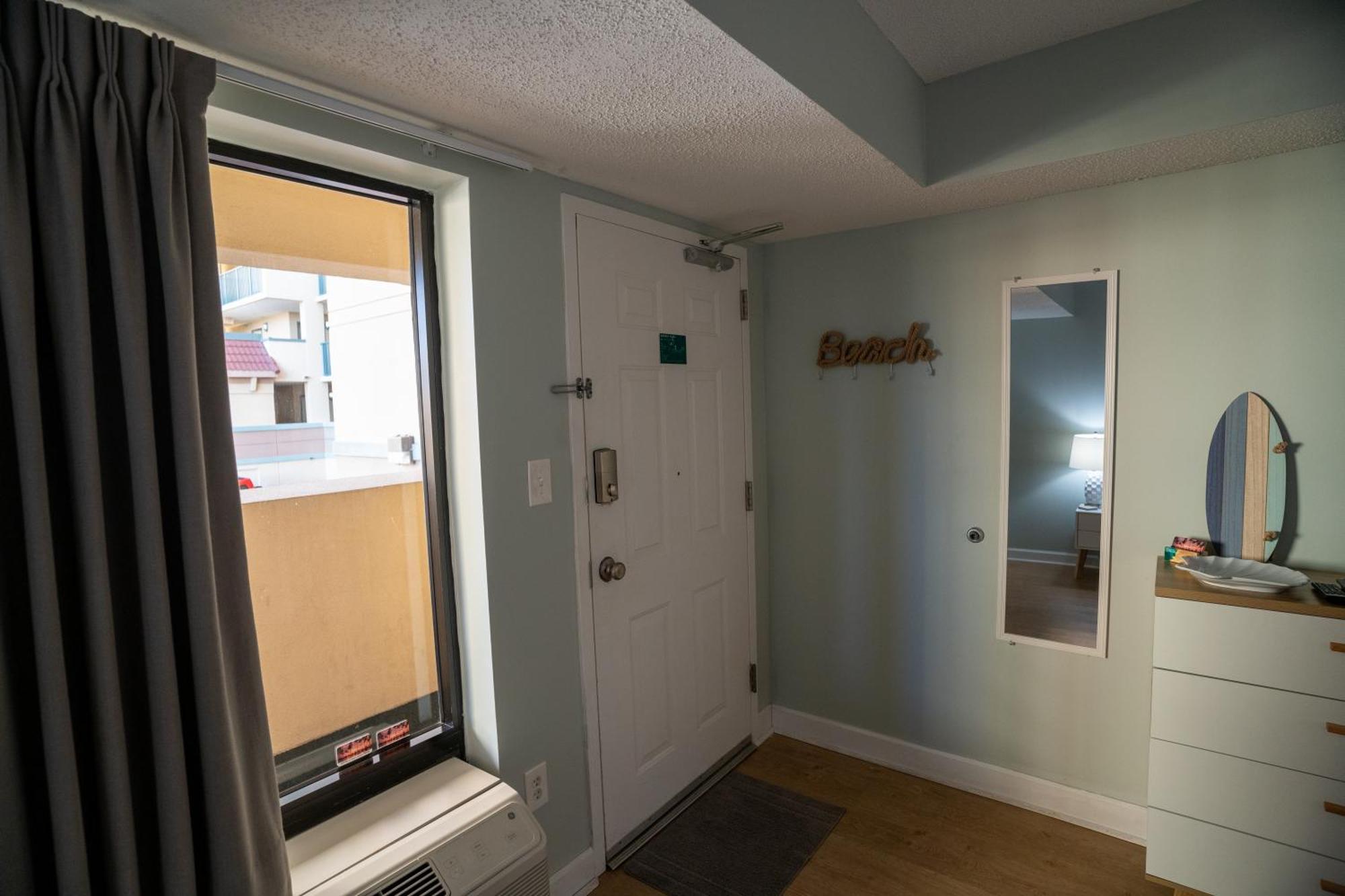 Oceanview Condo With Pool, Hot Tub, Balcony, Right On The Beach Myrtle Beach Exterior foto
